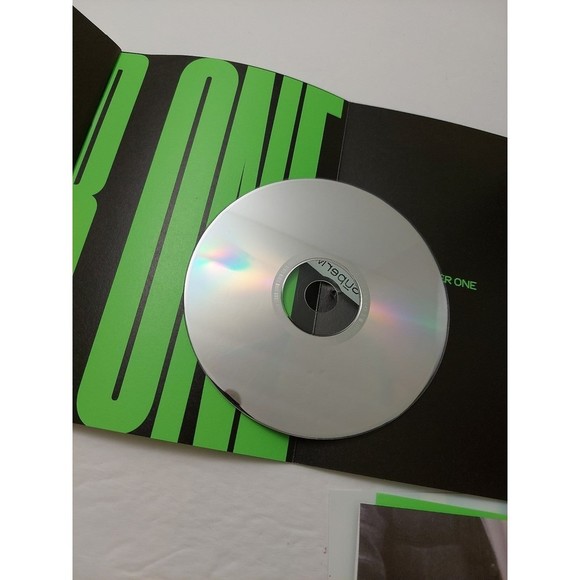 SuperM Super One 001 1st Album Taeyong card CD Set K Pop Pre-owned Read - Picture 8 of 12